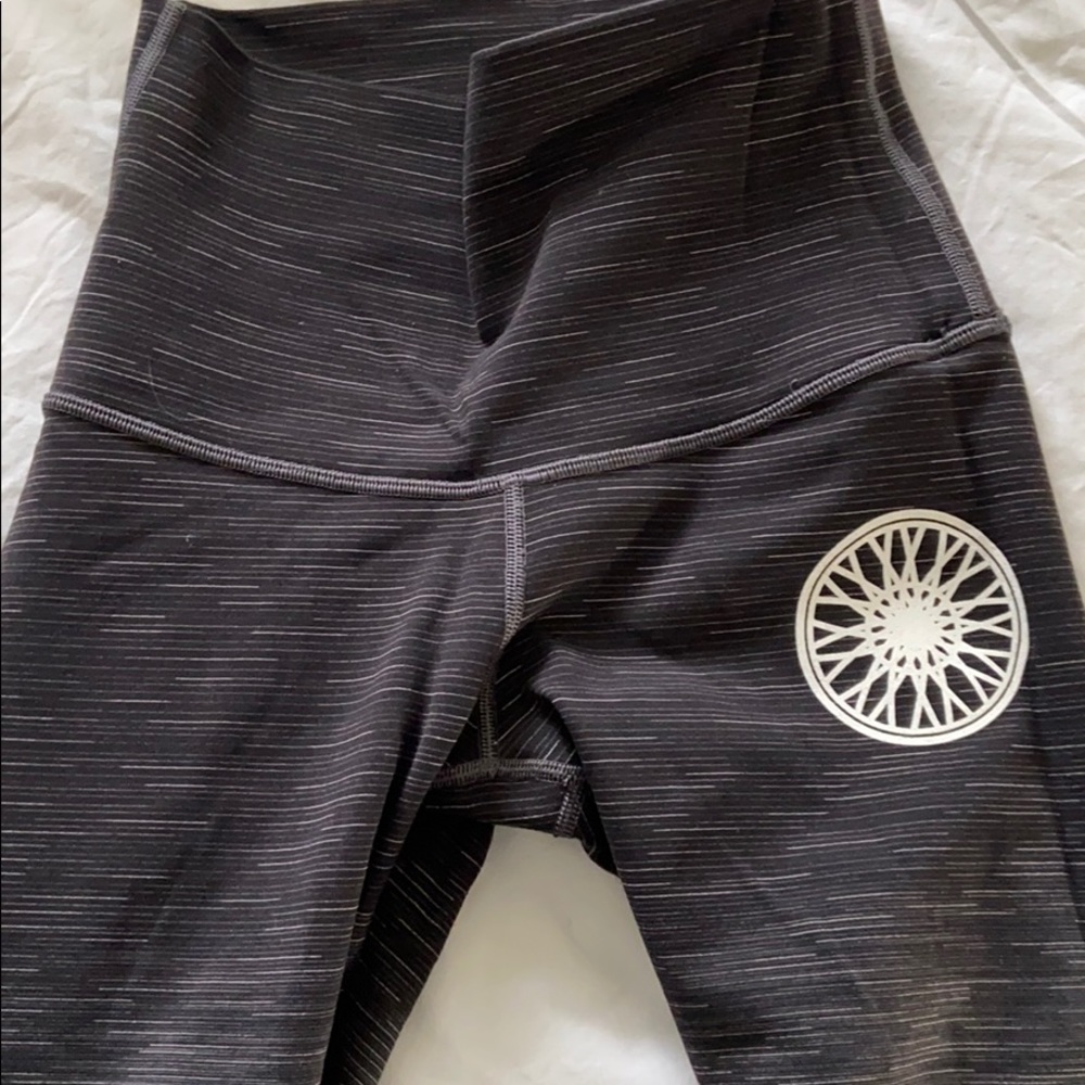 Ombré black/ white lulu SoulCycle leggings